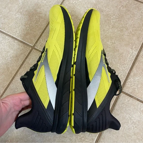 BROOKS ANTHEM 5 MENS VIBRANT YELLOW SNEAKERS LACE UP RUNNING SHOES SIZE 14 D - Picture 7 of 8